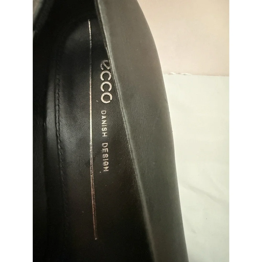 ECCO Black Leather Pump Block Heel Slip On Round Toe Women's Size 7 Shoes